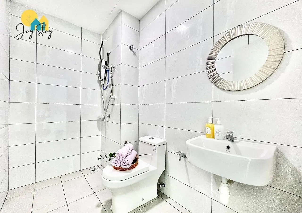 New! Luxury Seaview 2Br L 6-8Pax L 35-12 L Infinitypool L Games Room L Jonkerst L City Centre By Jay Stay Malacca